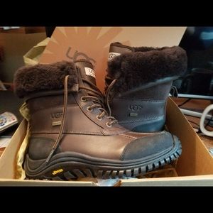 UGG ADIRONDACK BOOTS